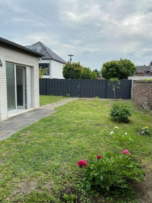 Charmante Gartenwohnung Mit Privatem Grossen Garten Colonia Exterior foto